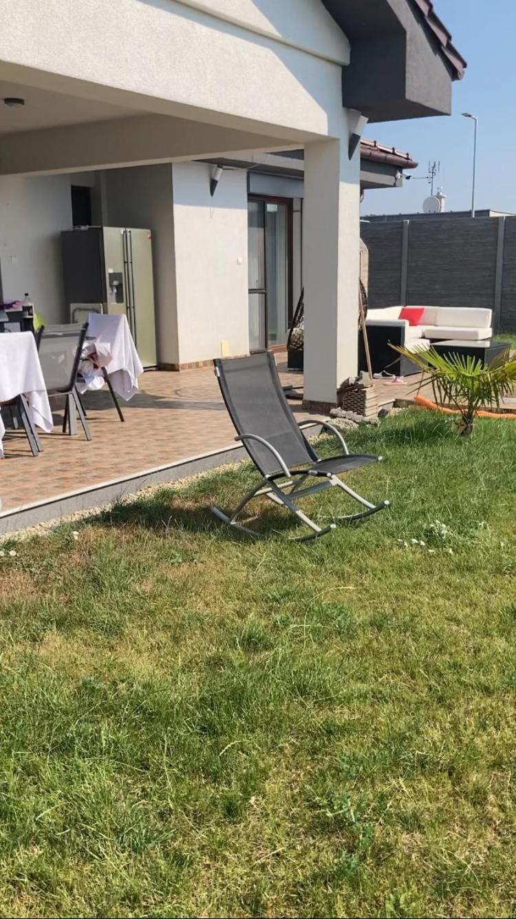 5 Izbovy Samostatny Stojaci Rodinny Dom S Podkrovim A Velkou Zahradou So Sezonnym Bazenom, Celorocnou Saunou A Virivkou-Momentalne Pokazena- Od Augusta Bude Nova Na Dovolenku A Oddych Topolniky Dış mekan fotoğraf